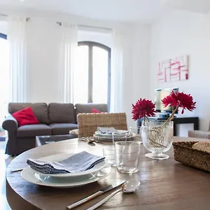 https://genteel-home-alcazar.es-andalucia.com